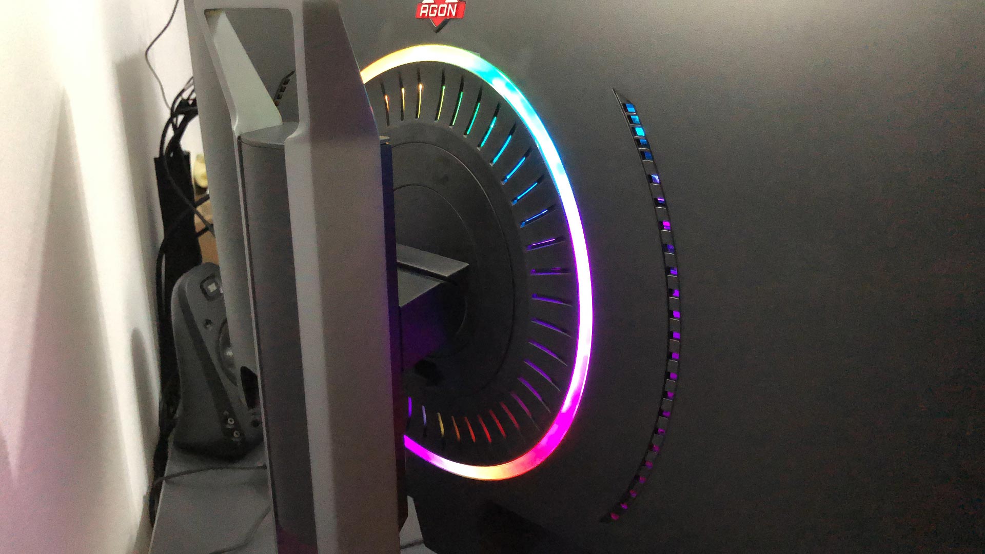 AoC AG273QX monitor Review 02